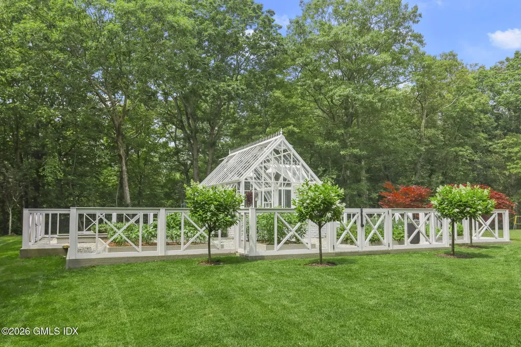 23 Wyckham Hill Lane Greenwich CT 06831