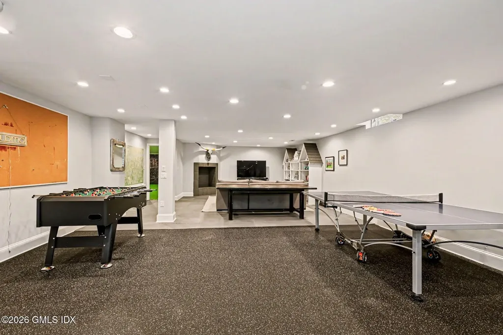 23 Wyckham Hill Lane Greenwich CT 06831