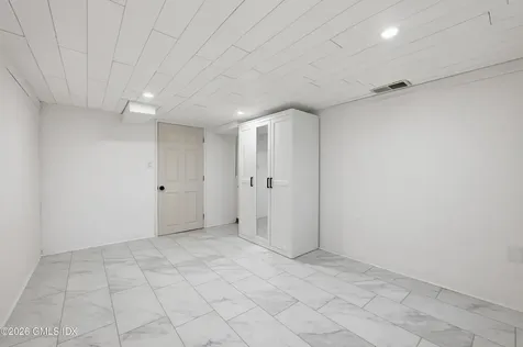 24 Hollow Wood Lane Greenwich CT 06831
