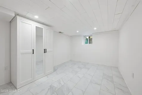 24 Hollow Wood Lane Greenwich CT 06831