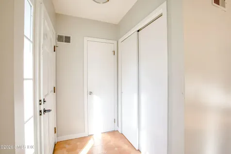 24 Hollow Wood Lane Greenwich CT 06831