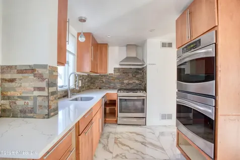 24 Hollow Wood Lane Greenwich CT 06831