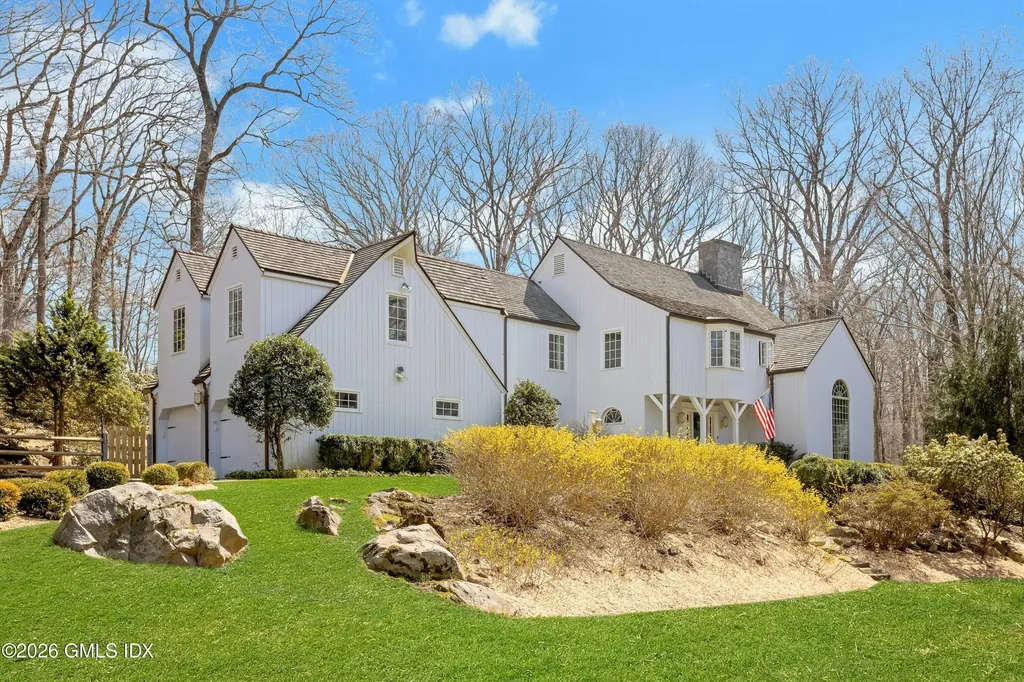 29 Old Stone Bridge Road Cos Cob CT 06807