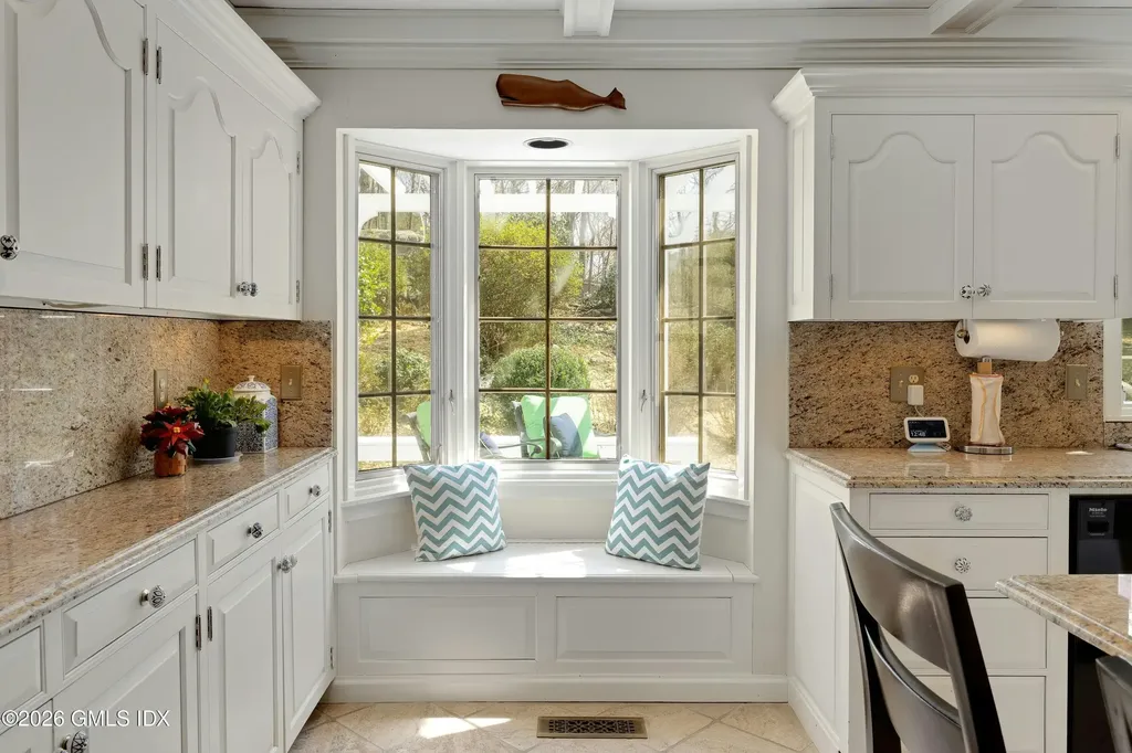 29 Old Stone Bridge Road Cos Cob CT 06807