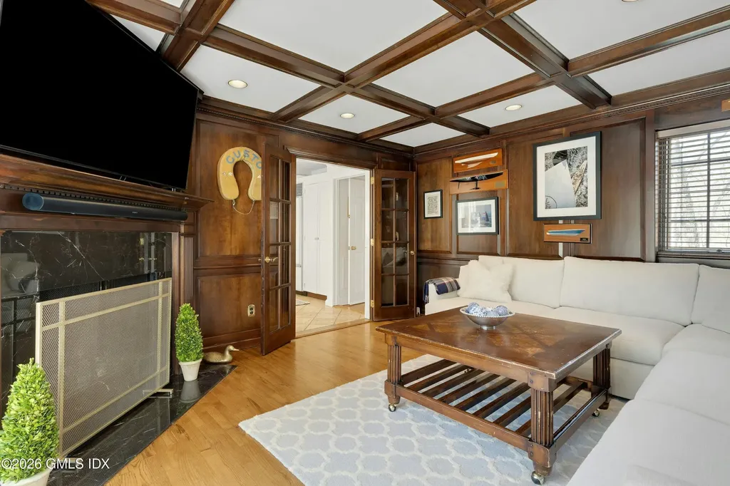 29 Old Stone Bridge Road Cos Cob CT 06807