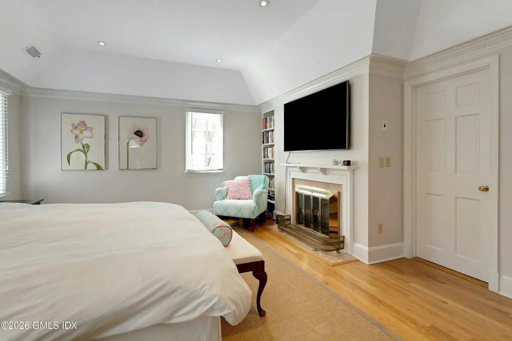 29 Old Stone Bridge Road Cos Cob CT 06807
