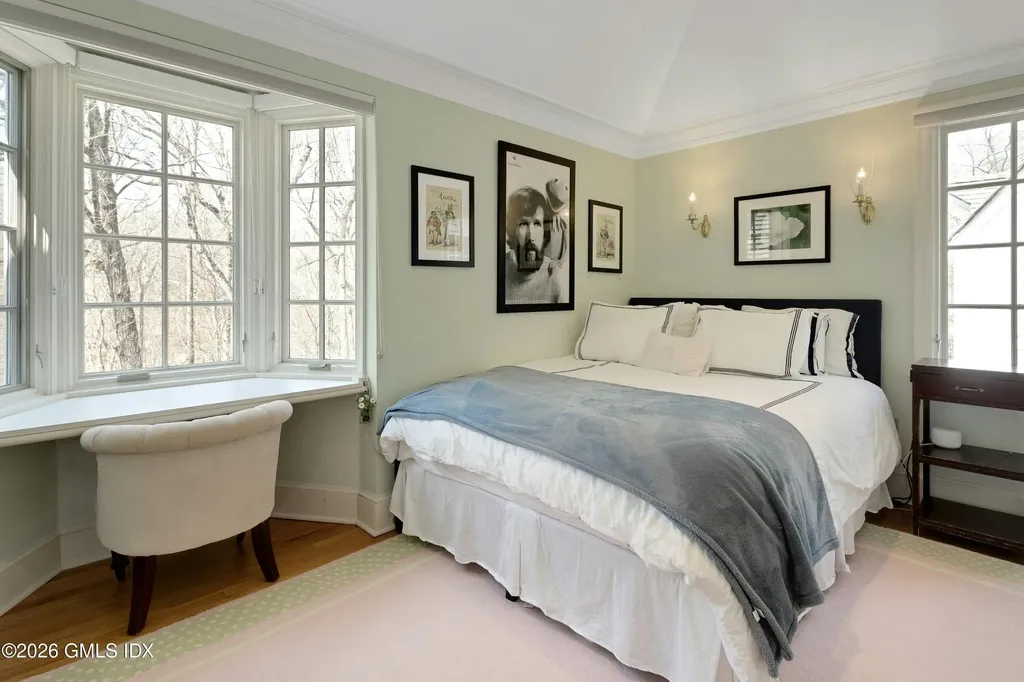 29 Old Stone Bridge Road Cos Cob CT 06807