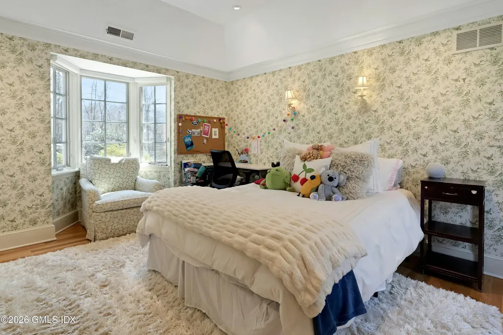 29 Old Stone Bridge Road Cos Cob CT 06807