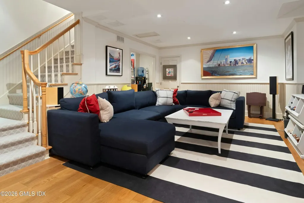 29 Old Stone Bridge Road Cos Cob CT 06807