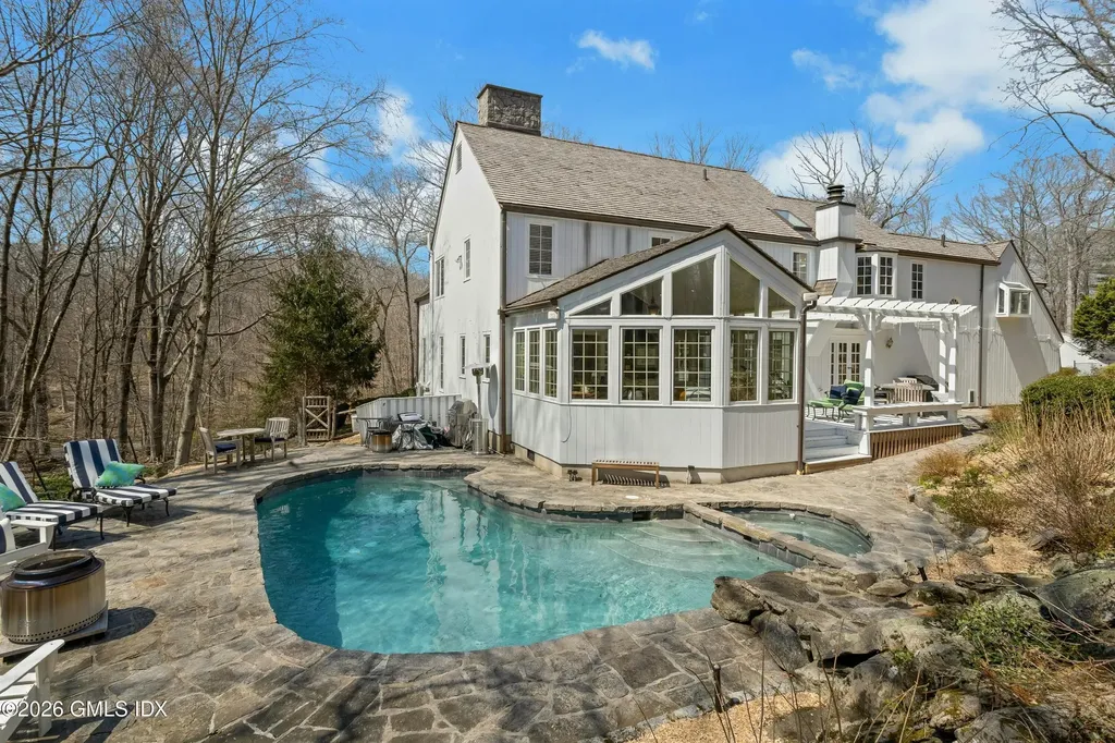 29 Old Stone Bridge Road Cos Cob CT 06807
