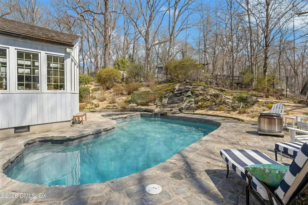 29 Old Stone Bridge Road Cos Cob CT 06807