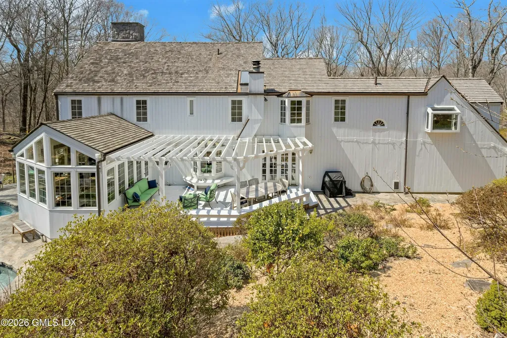 29 Old Stone Bridge Road Cos Cob CT 06807