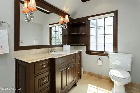 29 Old Stone Bridge Road Cos Cob CT 06807