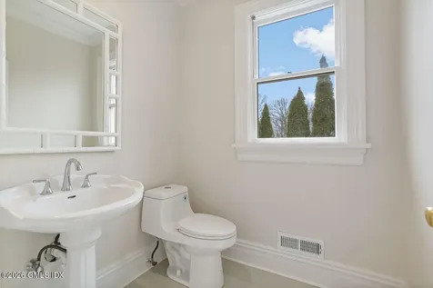 32 Highview Avenue Old Greenwich CT 06870