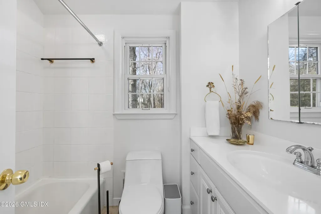 6 Gaxton Road Stamford CT 06905