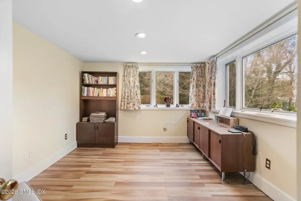30 Weston Hill Road Riverside CT 06878