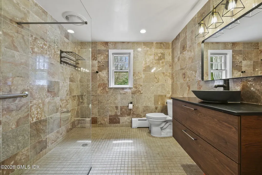 64 Summit Road Riverside CT 06878