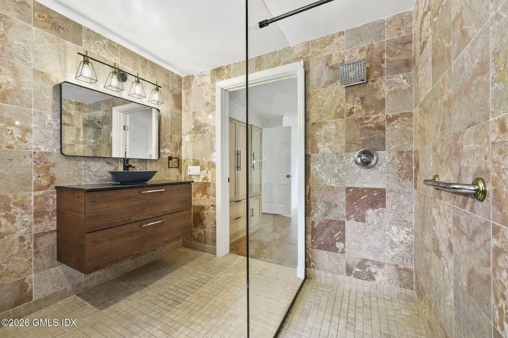 64 Summit Road Riverside CT 06878