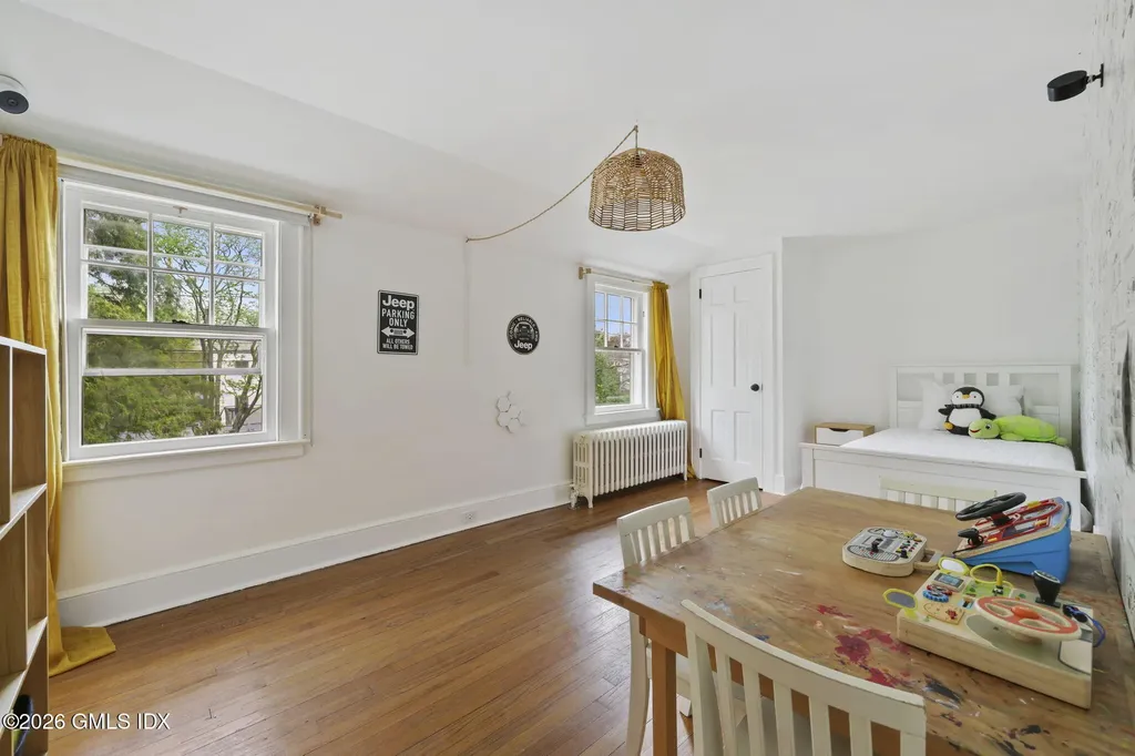 64 Summit Road Riverside CT 06878