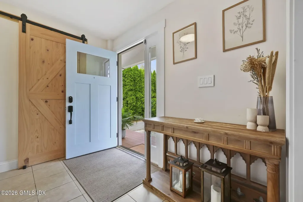 64 Summit Road Riverside CT 06878