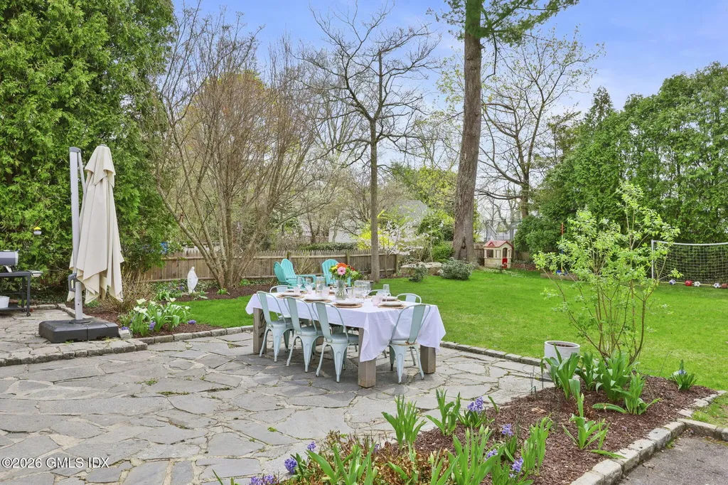 64 Summit Road Riverside CT 06878