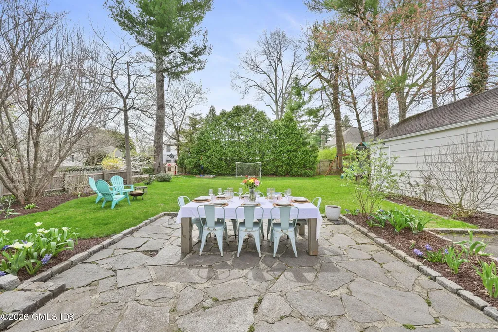 64 Summit Road Riverside CT 06878