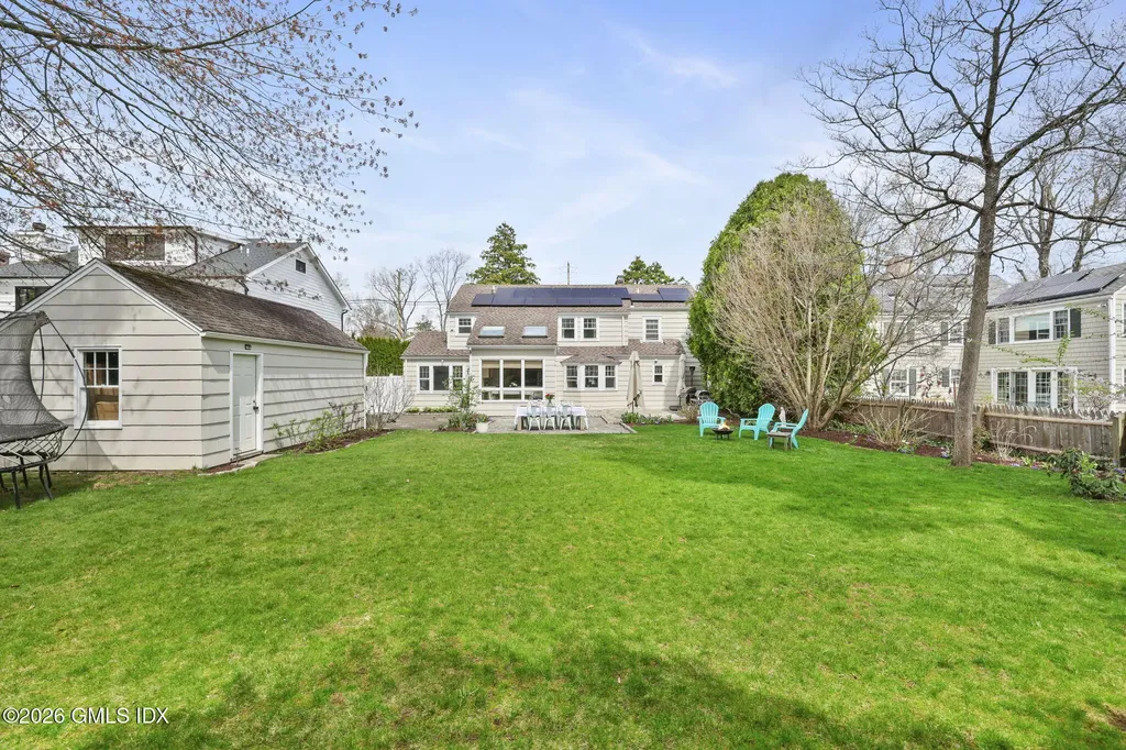 64 Summit Road Riverside CT 06878