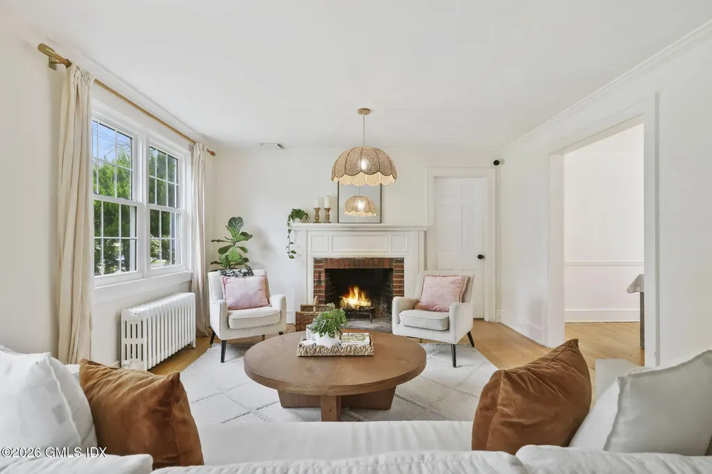 64 Summit Road Riverside CT 06878