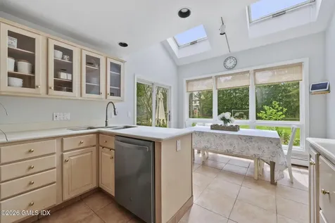 64 Summit Road Riverside CT 06878