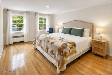 64 Summit Road Riverside CT 06878