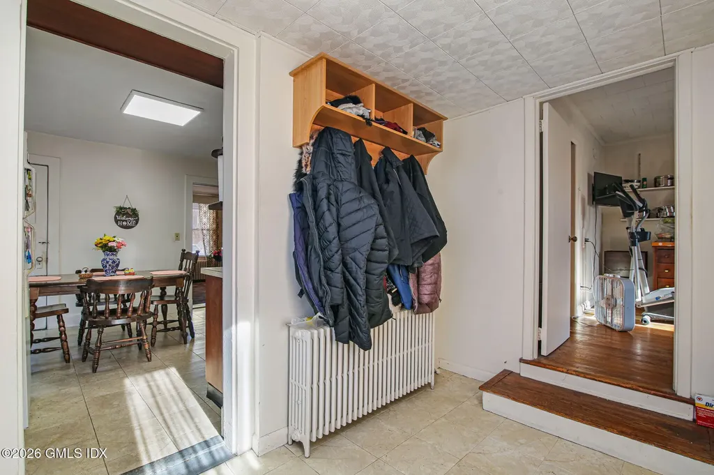64 Le Grande Avenue Greenwich CT 06830