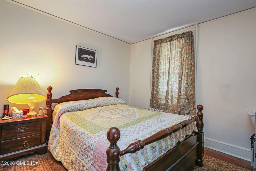 64 Le Grande Avenue Greenwich CT 06830