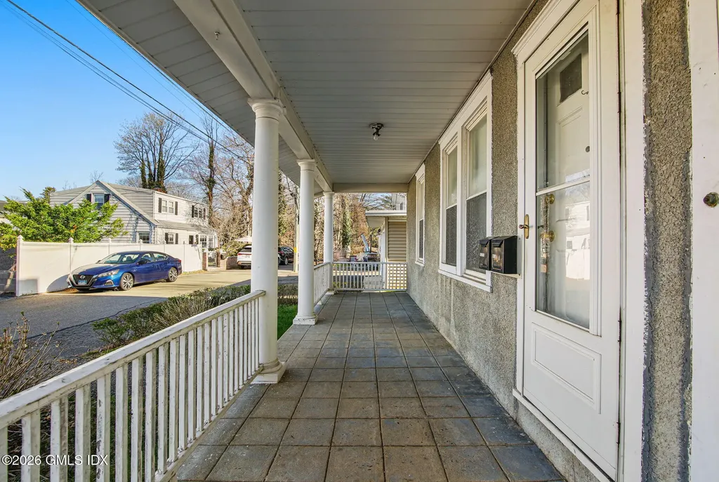 64 Le Grande Avenue Greenwich CT 06830