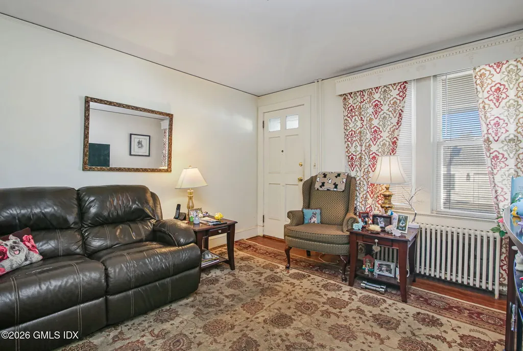 64 Le Grande Avenue Greenwich CT 06830