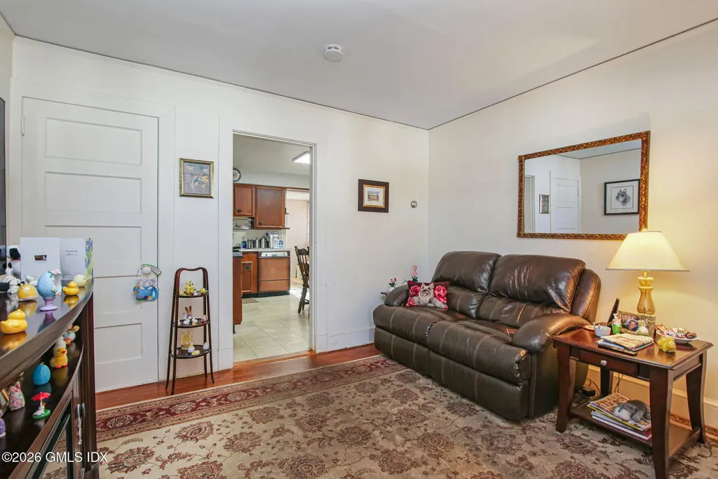 64 Le Grande Avenue Greenwich CT 06830