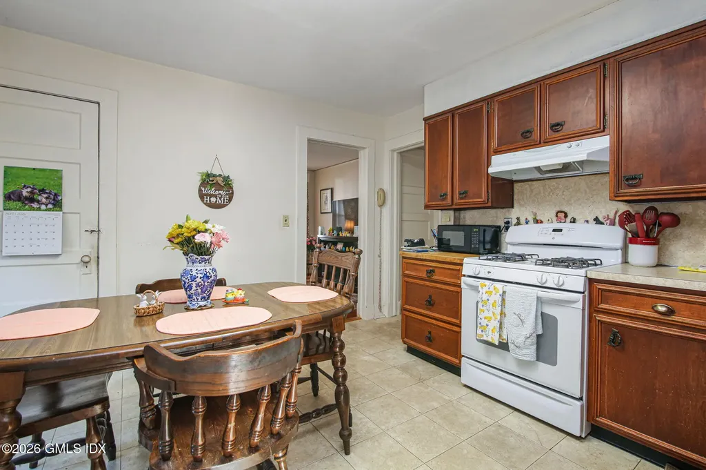 64 Le Grande Avenue Greenwich CT 06830