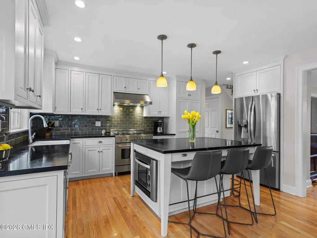 14 Pond Place Cos Cob CT 06807