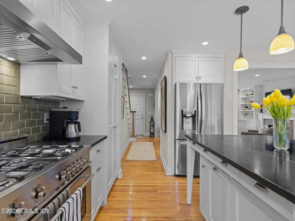 14 Pond Place Cos Cob CT 06807