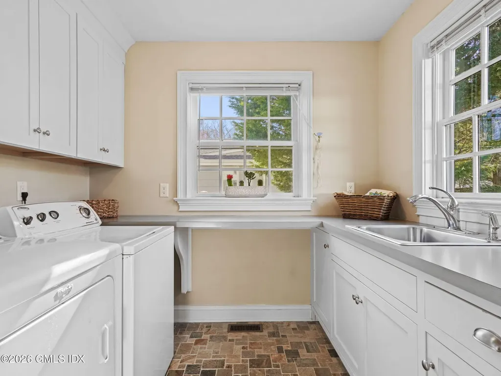 14 Pond Place Cos Cob CT 06807