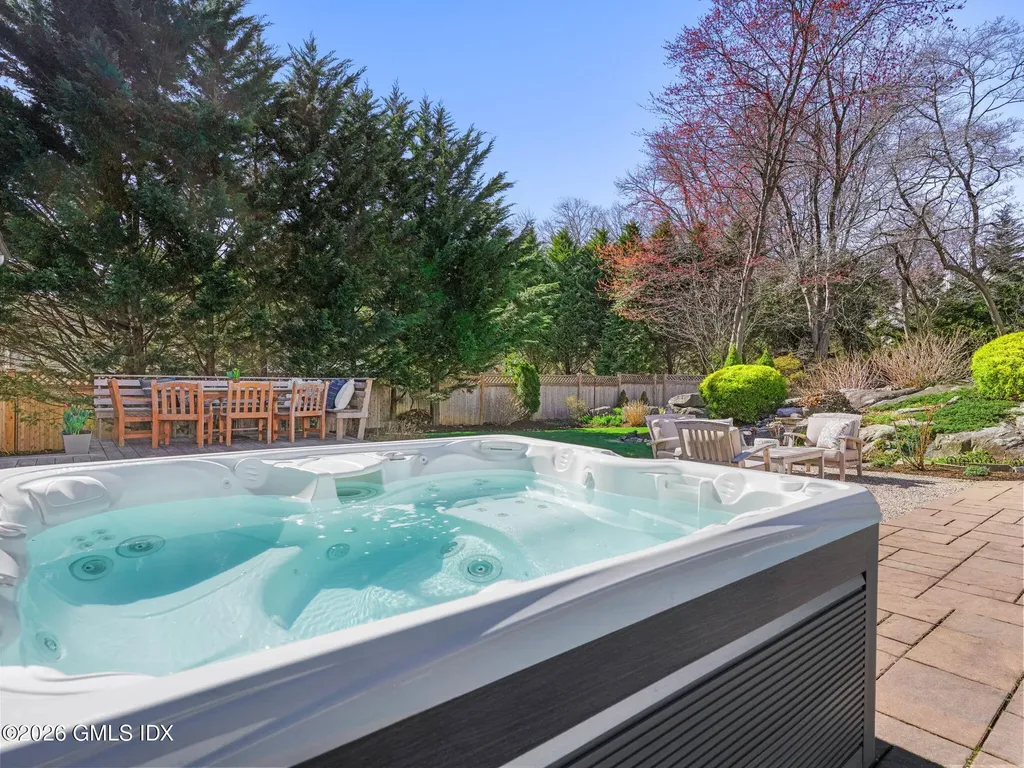 14 Pond Place Cos Cob CT 06807