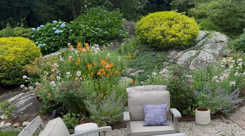 14 Pond Place Cos Cob CT 06807
