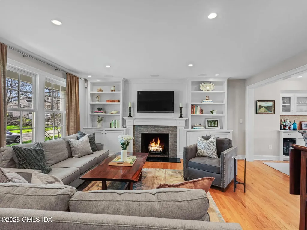 14 Pond Place Cos Cob CT 06807