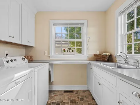 14 Pond Place Cos Cob CT 06807