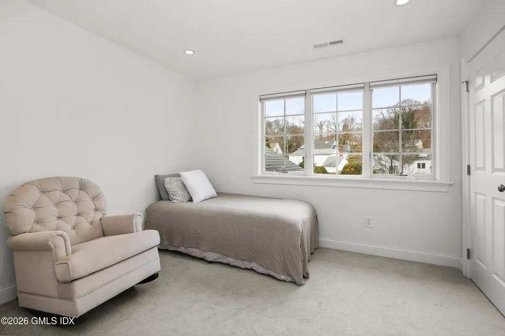 27 Macarthur Drive Old Greenwich CT 06870
