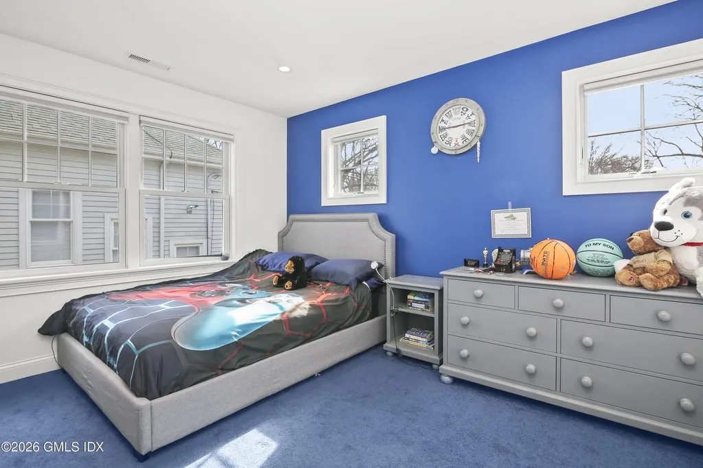 27 Macarthur Drive Old Greenwich CT 06870