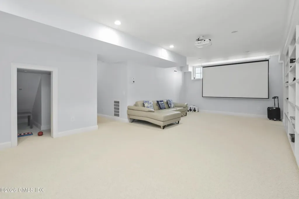27 Macarthur Drive Old Greenwich CT 06870