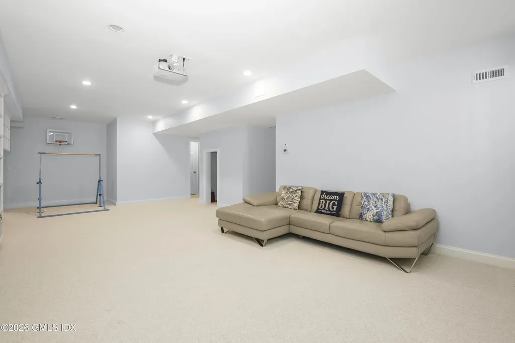 27 Macarthur Drive Old Greenwich CT 06870
