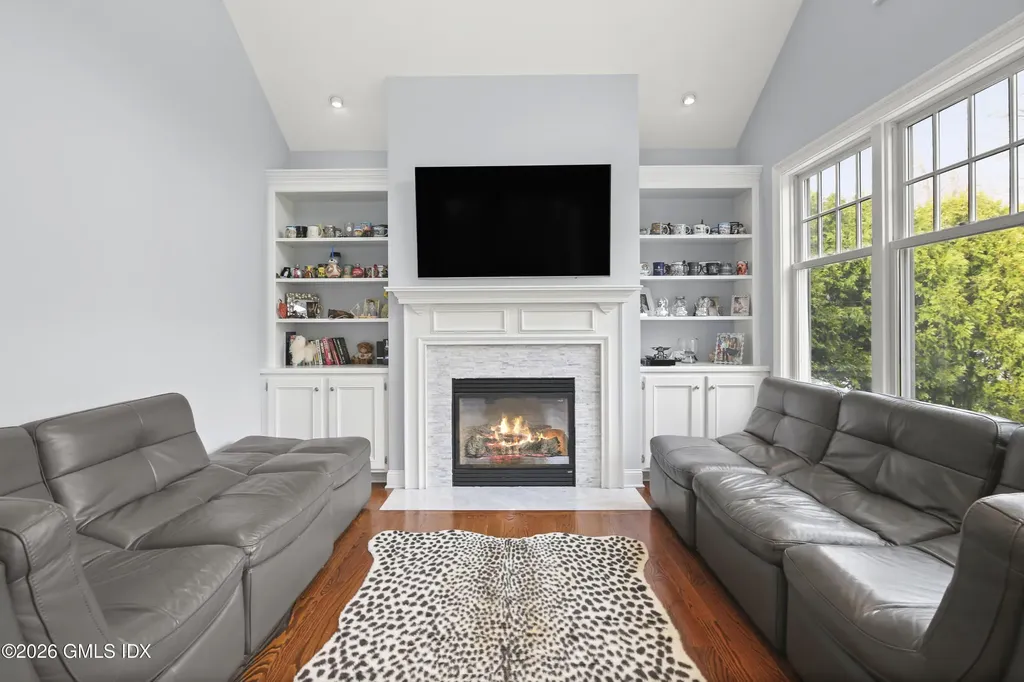 27 Macarthur Drive Old Greenwich CT 06870