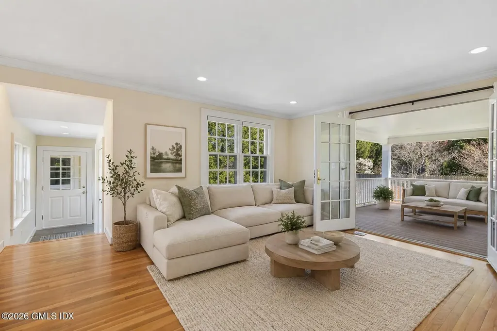 93 Summit Road Riverside CT 06878