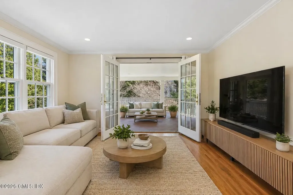 93 Summit Road Riverside CT 06878
